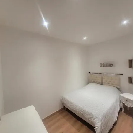 Plein Centre Place Des Vosges Épinal